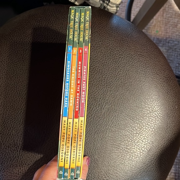 Magic Tree House Books 1-4 - Picture 2 of 3